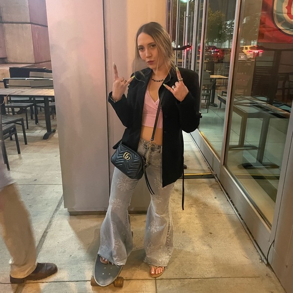 Meet your Posher, Alexis - Picture 4 of 7